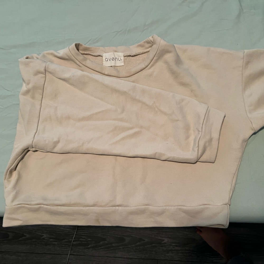 Basics sweater